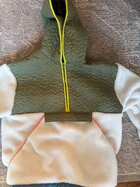 Lea & Viola Olive Green and Cream Quilted Hooded Pullover with Yellow Trim